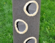 34. Drapak 45 cm srednicy i 100 cm wysokosci. Obicie zewnetrzne braz wewnetrzne bez wykonczone bezowym miskiem
